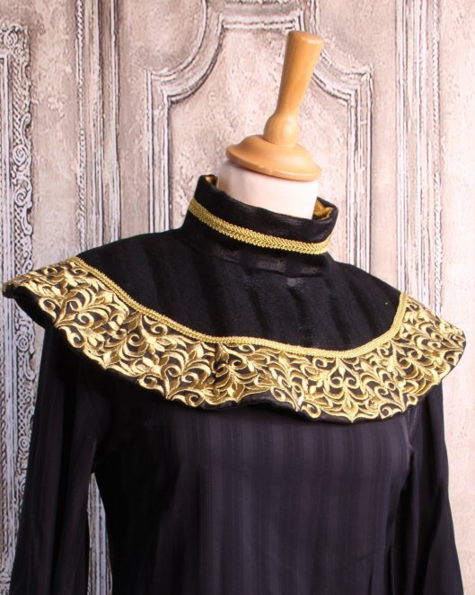 Col en laine noir et doré