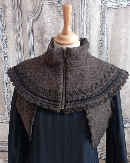 Col en laine noir et marron