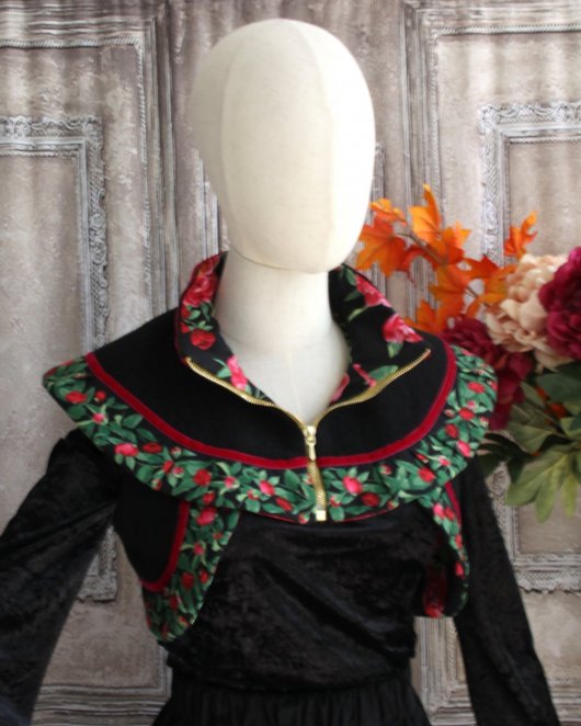 Col en laine noir et rose pivoine