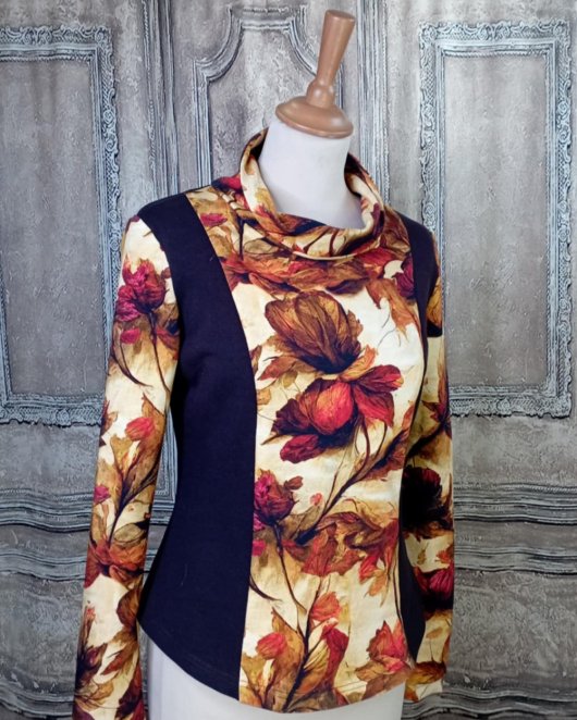 Haut automne marron à col montant