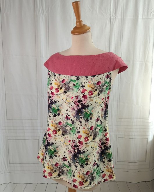 Haut trapeze sans manches rose fleurs aquarelle