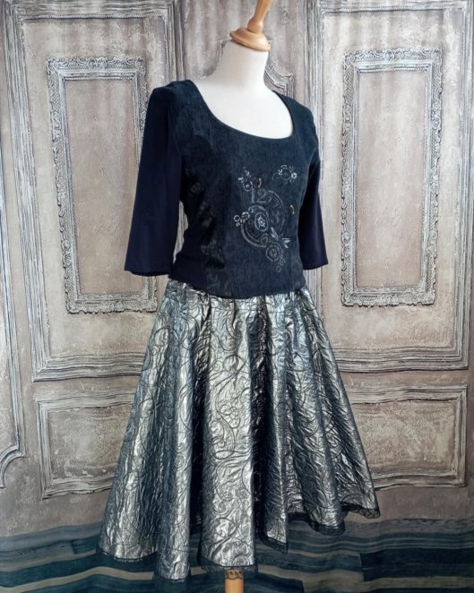 Jupe ample asymétrique en brocard argent