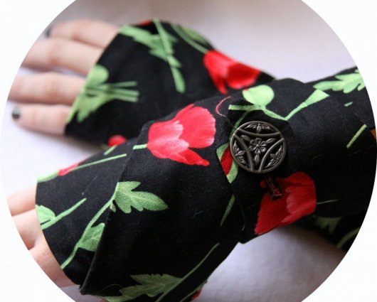 Manchettes mitaines rouge et noir en coton doux noir uni et imprimé coquelicot rouge