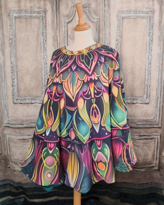 Poncho fleur rose et vert et doublure doudou polaire