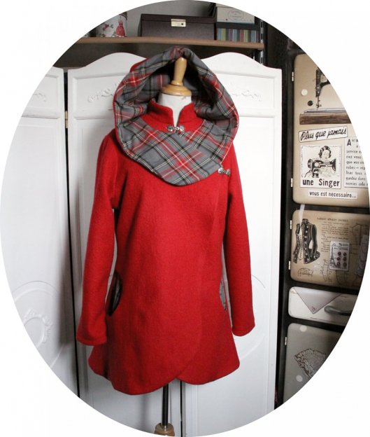 Veste croisée en laine bouillie rouge et tissu écossais gris