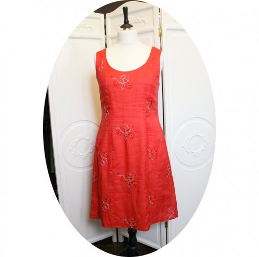 Robe courte sans manches en lin corail brodé