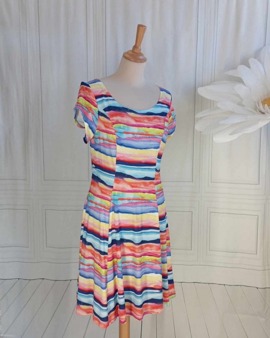 Robe évasée en maille viscose marinière colorée