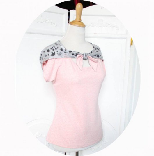 Top tshirt à capuche en jersey rose clair chiné à manches courtes ou trois quartet capuche en gris imprimé de lapins argent