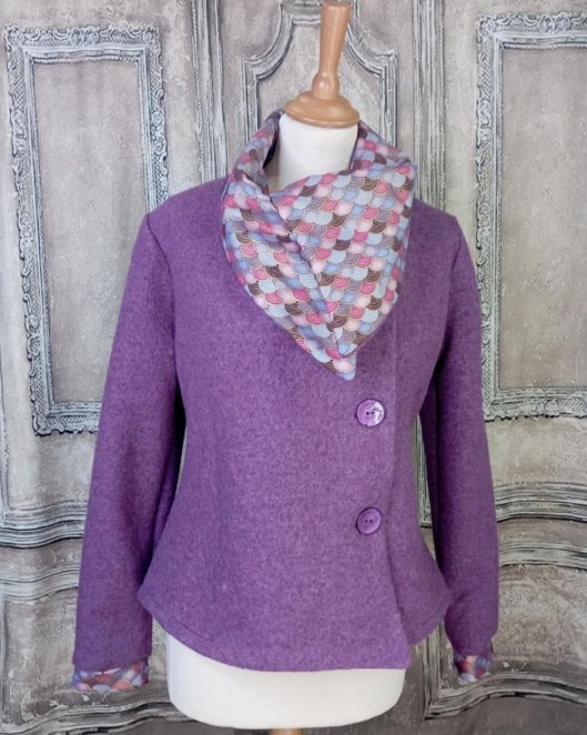 Veste croisée violet chiné à grand col en coton imprimé coloré