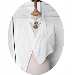 Etole foulard bijou blanche rayé doré et bijou bouton vert et or