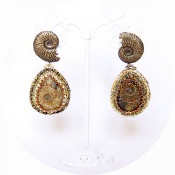 Boucles d'oreilles ammonite bronze en broderie de perles japonaises