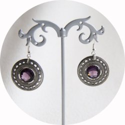 Boucles d'oreilles Esprit Antique médaillon en métal couleur argent et mauve améthyste