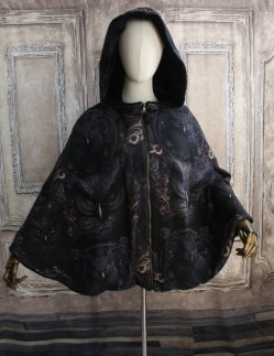 Cape noire Hiboux en jersey imprimé et polaire noire