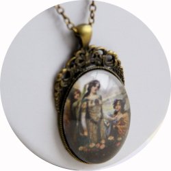 Collier médaillon portrait ancien médiéval Guenièvre