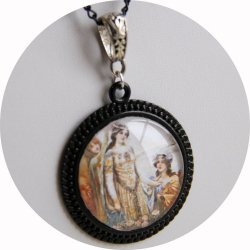 Collier médaillon portrait ancien médiéval Guenièvre