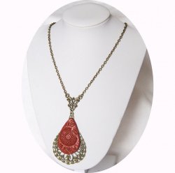 Collier pendentif léger goutte bordeau mandala