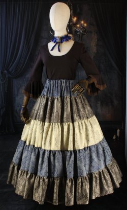 Jupe longue à volants marron, crème et bleue