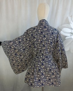 Kimono japonais bleu motif chats