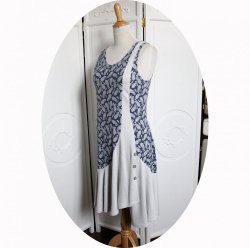 Robe courte style années 20 en jersey coton bleu imprimé et maille fluide