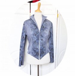 Veste courte  et cintrée en coton stretch bleu lavande