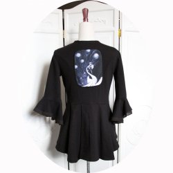 Veste queue de pie noire en maille coton à manches trois quart volantée et motif paon steampunk