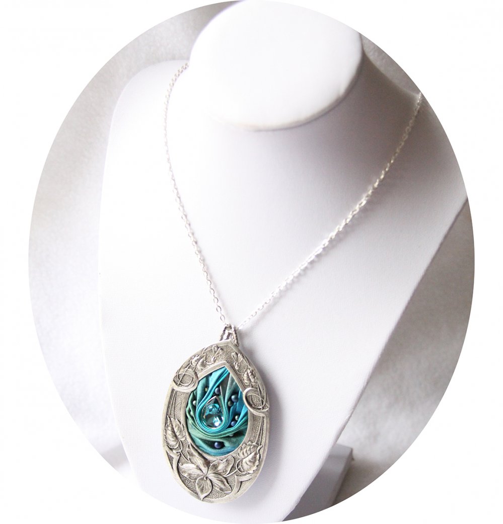 Collier Ancien Style Art Nouveau – Métal Argenté Et Verre Bleu – Occasion